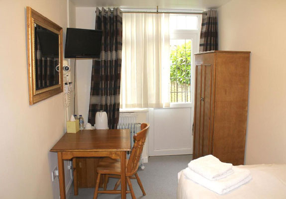 Single Room @ The Dial House Oxford | Sleeps 1